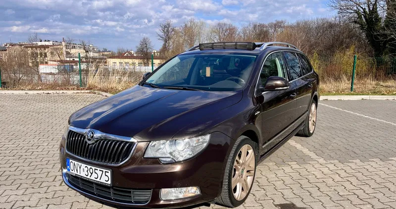 skoda nowe miasto nad pilicą Skoda Superb cena 45000 przebieg: 238000, rok produkcji 2011 z Nowe Miasto nad Pilicą